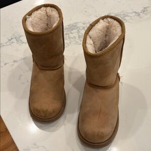 Ugg boots youth size 1